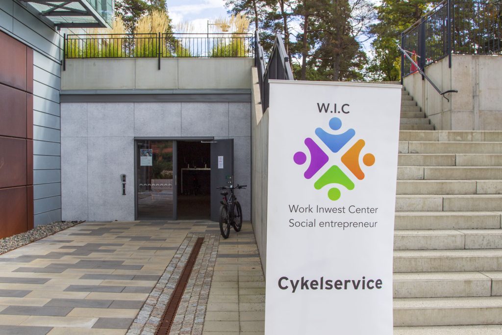 W.I.C Cykelservice skylt